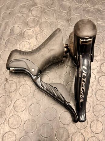 Shimano Ultegra DI2 ST-6770 STI Schaltbremshebel 11/10x2-fach kaufen in Tessin #1 | velomarkt.ch