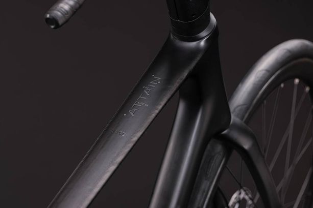 CUBE Attain C:62 Race carbon´n´coalchrome L carbon´n´coalchrome kaufen in Graubünden #1 | velomarkt.ch