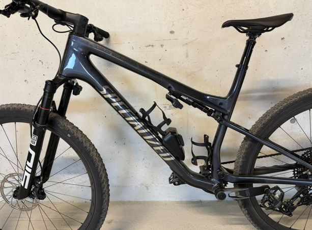 Vélo Specialized EPIC 9 PRO gloss Carbon X-large 2027 modèle kaufen in Valais #1 | velomarkt.ch