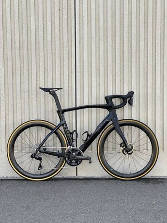 Pinarello Dogma F Disc Black on Black 57.5 kaufen in Aargau #1 | velomarkt.ch