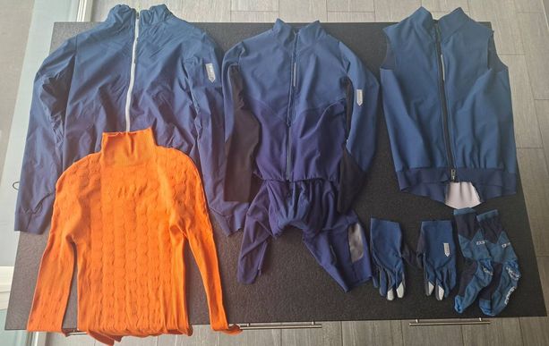 Komplette Frühling/Herbst Bekleidung Q36.5 kaufen in Liechtenstein #1 | velomarkt.ch