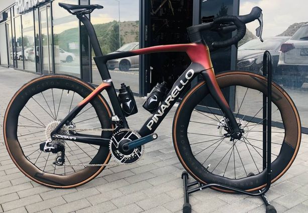 Pinarello Dogma F 2025, Luxter Red Gold kaufen in Zurich #1 | velomarkt.ch