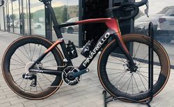 Pinarello Dogma F 2025, Luxter Red Gold | Grösse 550 | velomarkt.ch