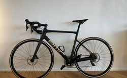 BMC Teammachine SLR FOUR | Schwarz, anthracite/ brushed alloy | velomarkt.ch