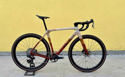 Trek Checkmate SLR 7 AXS Gravel | Project One "Raw Lithos" | M/L | 2026 | Trek Checkmate SLR 7 AXS Gravel | Project One | velomarkt.ch