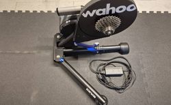 Hometrainer Wahoo Kickr V5 | Wahoo KICKR V5 – sehr guter Zustand | velomarkt.ch