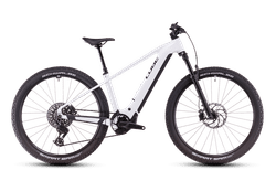 Cube Reaction Hybrid SLT metallicwhite´n´black M | 808710 | velomarkt.ch