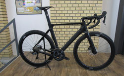 Rondo HVRT CF1 schwarz M | schwarz, 431.8 cm / 170" (M), Shimano Ultegra RD-R8000 11speed, 11-30T | velomarkt.ch