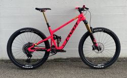 Pivot Switchblade L Talon Pink Limited Edition |  | velomarkt.ch