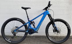 Pivot Shuttle LT M Bass Boat Blue Tritone | 00SHTV529ASXA--BBTMDDRPIN-SB1 | velomarkt.ch