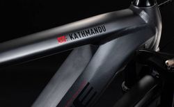 CUBE Kathmandu Hybrid 45 625 L iridium´n´red | 331402 | velomarkt.ch