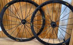 Mavic Cosmic Ultimate Carbon Laufradsatz (Collé) | Neu Modelljahr 2015, Neupreis 3'649.- | velomarkt.ch