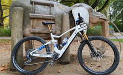 Scott Genius eRide 900 Tuned (2021) Gr. L | weiss / blau, L, X01 Eagle AXS Schaltwerk  (elektronisch) | velomarkt.ch