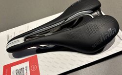 SELLE ITALIA SLR BOOST ENDURANCE TI 316 SUPERFLOW 145mm | selle italia boost endurance | velomarkt.ch