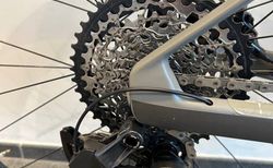 Neuwertiges BMC Roadmachine X AMP ONE 54cm zu verkaufen!! kaufen in Schwyz #3 | velomarkt.ch