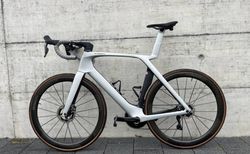 MAVIC COSMIC ULTIMATE 45 DISC RADSATZ 1250 GR 2024 NEUWERTIG | Sehr schnell, ultra leicht und massiv steif! | velomarkt.ch