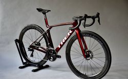 TREK Madone SLR9 Gen 8 | Dura Ace Di2 12 fach, Bontrager Aeolus RSL 51 | velomarkt.ch