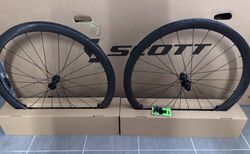Syncros Capital 1.0S 40 Laufradsatz | gravel & road NEU Np2200 1335gr!! | velomarkt.ch