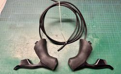 SRAM Rival AXS Schalt-/Bremshebelset | Kommt mit Scheibenbremsen | velomarkt.ch