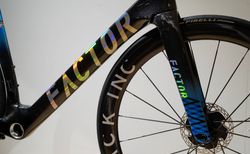 Factor OSTRO VAM 2.0 Premium Package + Wheels 48//58 Silver Grösse 58 kaufen in Berne #2 | velomarkt.ch