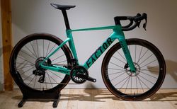 MONZA FORCE mit Power Meter / Steel Green / Grösse 52 | Factor MONZA, ein Schritt in die richtige Richtung | velomarkt.ch