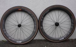 GRAVEL Laufradsatz ZIPP 303xPLR SW inkl. Goodyear XPLR 40mm Slick Fitment Series | Gravel ZIPP 303xPLR SW inkl. Goodyear XPLR 40mm | velomarkt.ch