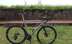 Titanrennrad | Rennvelo aus Titan mit guten Komponenten, wenig Km | velomarkt.ch