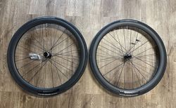 Laufräder CR 40 SL Carbon inkl. Pirelli P Zero RS | Shimano HG 10-12-Gang Body oder Sram XDR möglich | velomarkt.ch