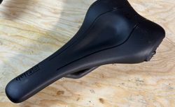 SQ Labs 612 ERGOWAVE R Carbon Sattel | SQ Labs 612 ERGOWAVE R Carbon Sattel | velomarkt.ch