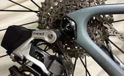 SRAM RED E1 1x12 Schaltwerk / Akku / Kassette 10-36 / Kette | Neuwertiges SRAM RED Antriebsset | velomarkt.ch