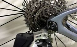 SRAM RED E1 1x12 Schaltwerk / Akku / Kassette 10-36 / Kette kaufen in Aargau #3 | velomarkt.ch