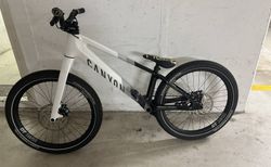 Canyon Stitched CFR Trial - NEUWRTIG - Medium | Canyon Stitched CFR Trial - NEUWRTIG | velomarkt.ch