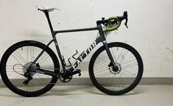 FACTOR LS mit EKAR Gruppe | Mit Shamal Campa Laufräder | velomarkt.ch