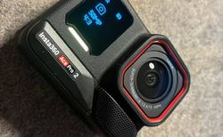 Das Insta360 Ace Pro 2 Xplorer-Paket mit Zubehör | Neuer Artikel | velomarkt.ch