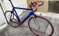 Aluminium-Renner in Blau-Rot-Gelb (FCB!) | Aluminium-Rennvelo in Gr. 56 (175 - 185cm) | velomarkt.ch