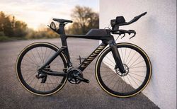 Canyon Speedmax CF Triathlon Bike | Vélo de triathlon Sram Rival AXS de 2022 | velomarkt.ch