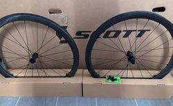 Syncros Capital 1.0S 40 Laufradsatz | Road oder Gravel - NEU Np2200 1335gr!! | velomarkt.ch