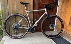 Haley Titanium Gravel Bike | Sram AXS, Ceramicspeed, Enve Lenker | velomarkt.ch