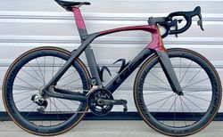 TREK MADONE SLR 9.9 Limited Carbon Rennvelo Sram Red eTAP | NP: CHF 12’199.-, TOP Bike. Spitzenklasse. | velomarkt.ch