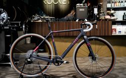 Finna Barcelona Gravel Navi blau | Finna Barcelona Custom Aufbau | velomarkt.ch