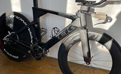 TREK Zeitfahrmaschine concept one | Campagnolo Disk und Laufräder | velomarkt.ch