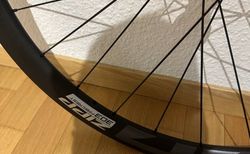 Zipp 303 Firecrest Carbon Laufradsatz Disc kaufen in Zurich #2 | velomarkt.ch