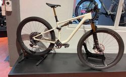 Neu! Specialized EPIC EVO PRO Gr. S | Leichte Downcountry Machine | velomarkt.ch