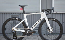 RIDLEY NOAH 3.0 DISC 105 Di2 DT SWISS ARC 1600 50mm | RIDLEY NOAH 3.0 DISC 105 Di2 DT SWISS ARC 1600 50m | velomarkt.ch