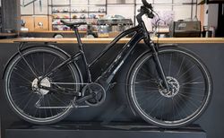 Specialized Turbo Vado 5.0 Step-Through M Black / Black / Liquid Silver | 95020-3303 | velomarkt.ch