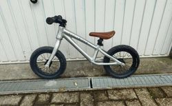 Early Rider 12" Laufrad/leicht/Carbon Lenker /fahrbereit | Early Rider 12" Laufrad/leicht/Carbon Lenker /fahr | velomarkt.ch