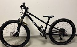 Das leichte KUbikes 24S TRAIL mit Scheibenbremsen und 10- Gangschaltung für Biker ab 7 Jahren. | KU Bike 24 S Trail Disc | velomarkt.ch