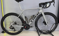 TREK Madone SLR 7 AXS Gen 8 | TREK Madone SLR 7 AXS Gen 8  / Gravel Grey / Proje | velomarkt.ch