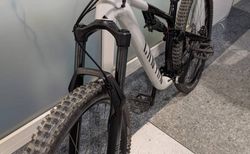 Wie neu: Canyon Neuron 5 (2023) – Nur 3x gefahren + Zubehör kaufen in Zürich #2 | velomarkt.ch