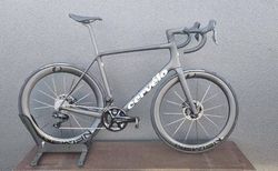 Cervélo R5 – Montage haut de gamme sur mesure – Dura-Ace Di2 12v – Taille 58 – État NEUF | Vélo de course Cervelo R5 | velomarkt.ch